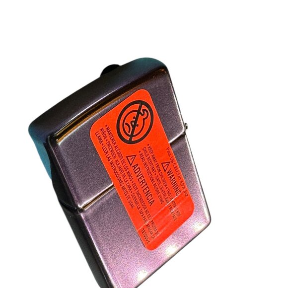 Introducing the Zippo Alien Design Galaxy Print Lighter (Model 49441), a distinc - Picture 6 of 11